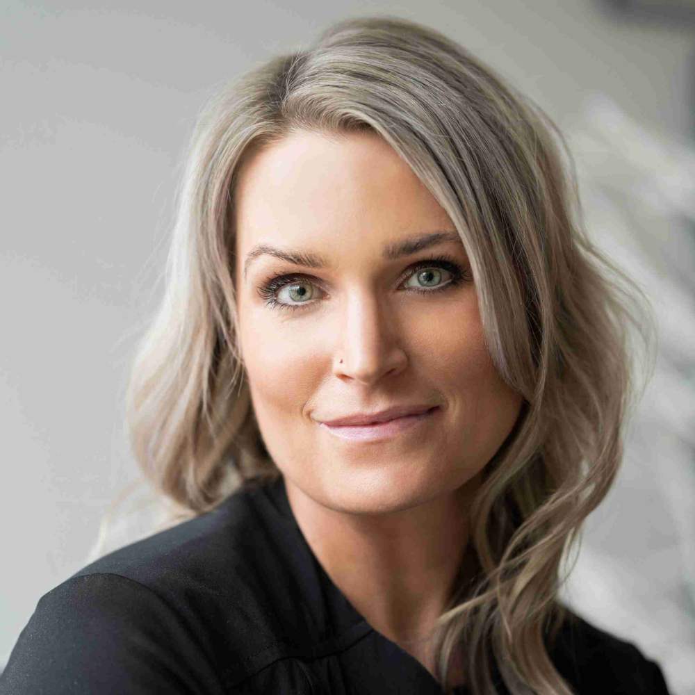Tiszta Viz Spa Team - Crystal Saunders